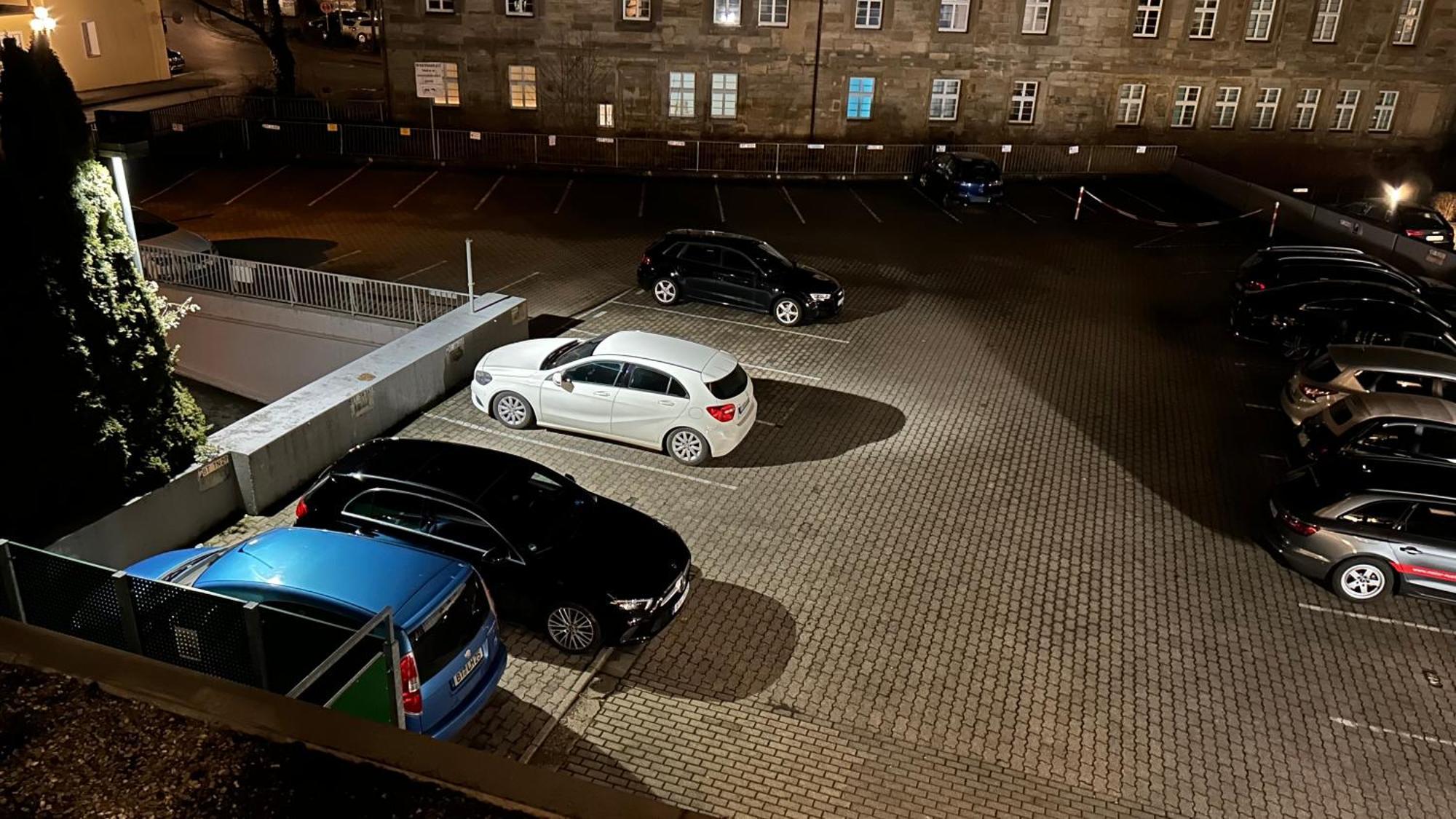 Gemuetliches Helles Apartment Mit Balkon Und Parkplatz Vor Der Tuer Im Zentrum Von Bayreuth Exterior photo